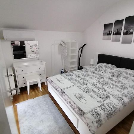 Obrenovac  Nenadovic Apartman מראה חיצוני תמונה